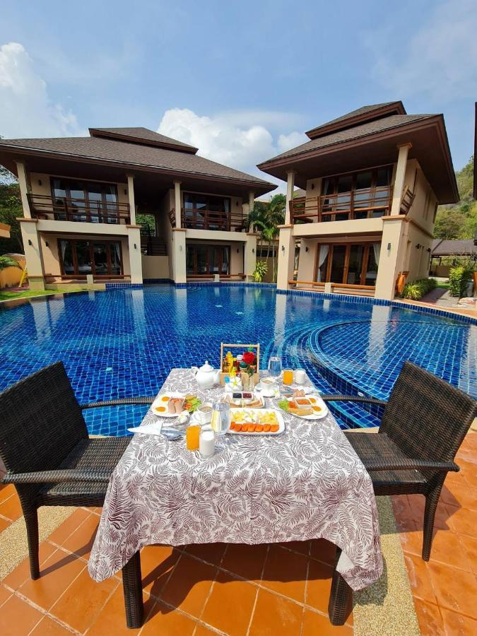 Elegancy Resort HHQ Exterior foto